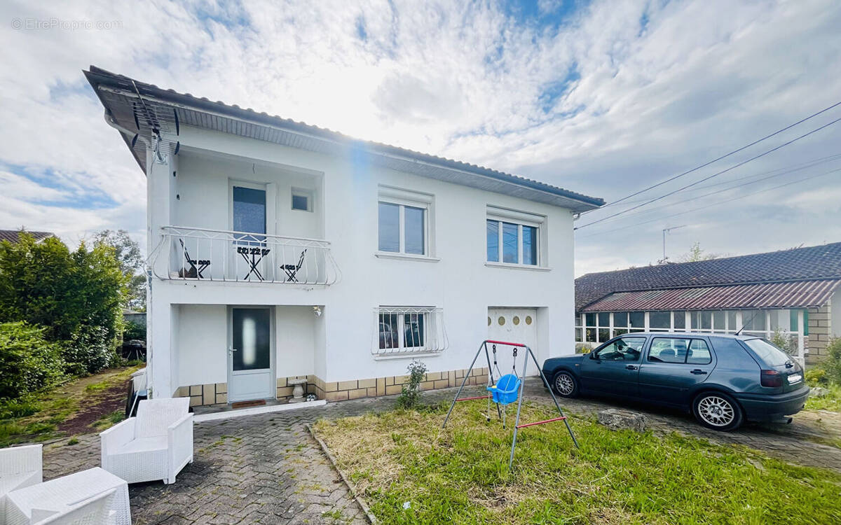 Maison à SAINTE-LIVRADE-SUR-LOT