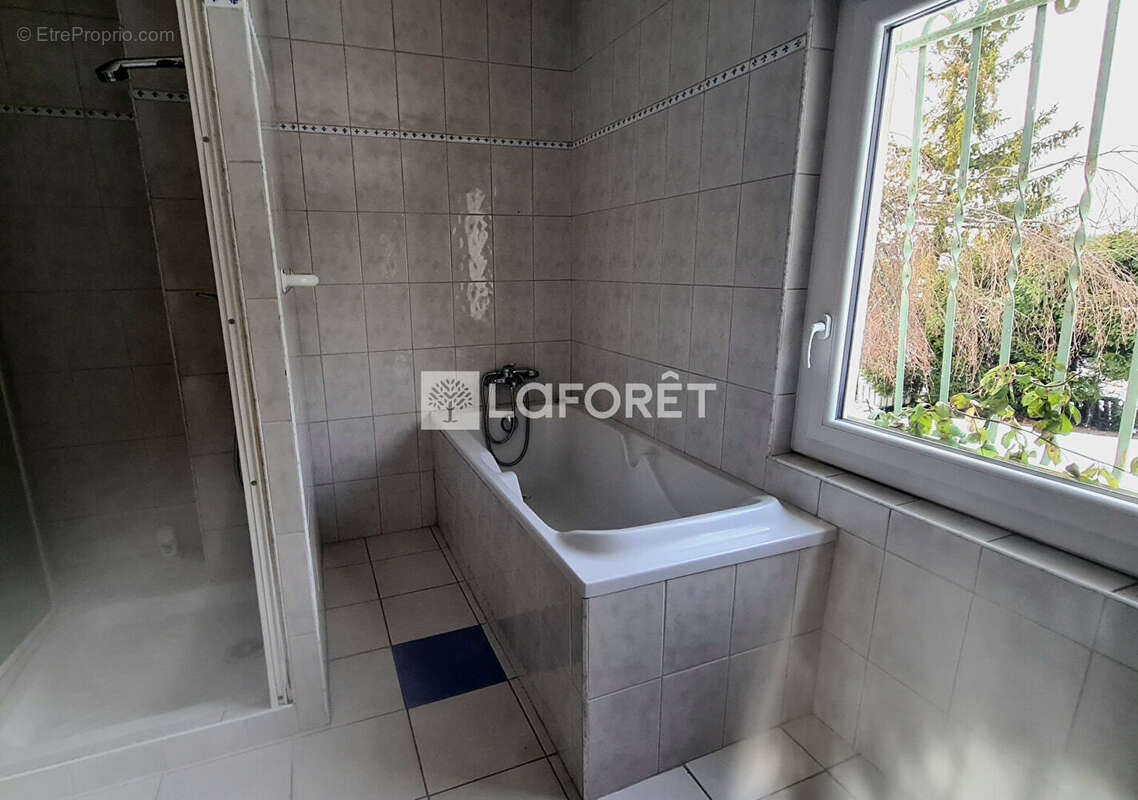 Maison à SAINT-GENEST-MALIFAUX