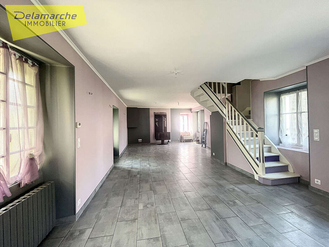 10 min AVRANCHES (50300) 10 min GRANVILLE (50400) maison à vendre à  Sartilly Baie Bocage (50530) 5 chambres , dépendances et te - photo 2
