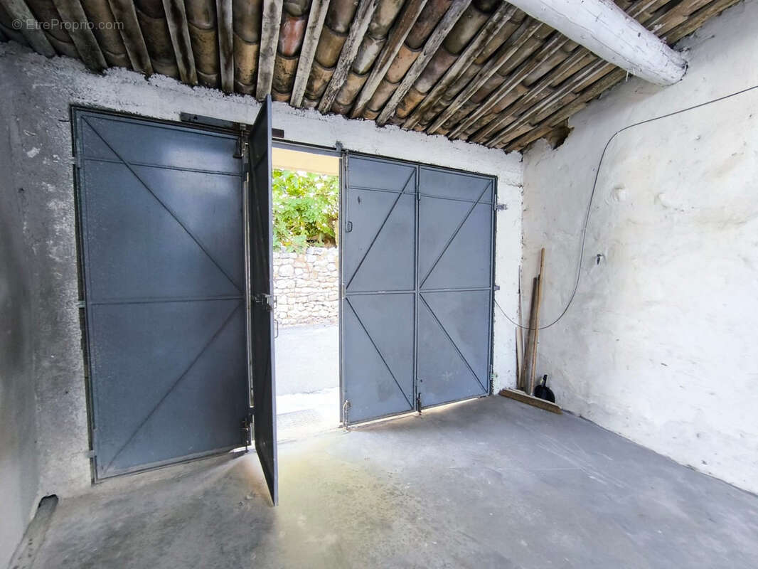 Maison à SAINTE-ANASTASIE