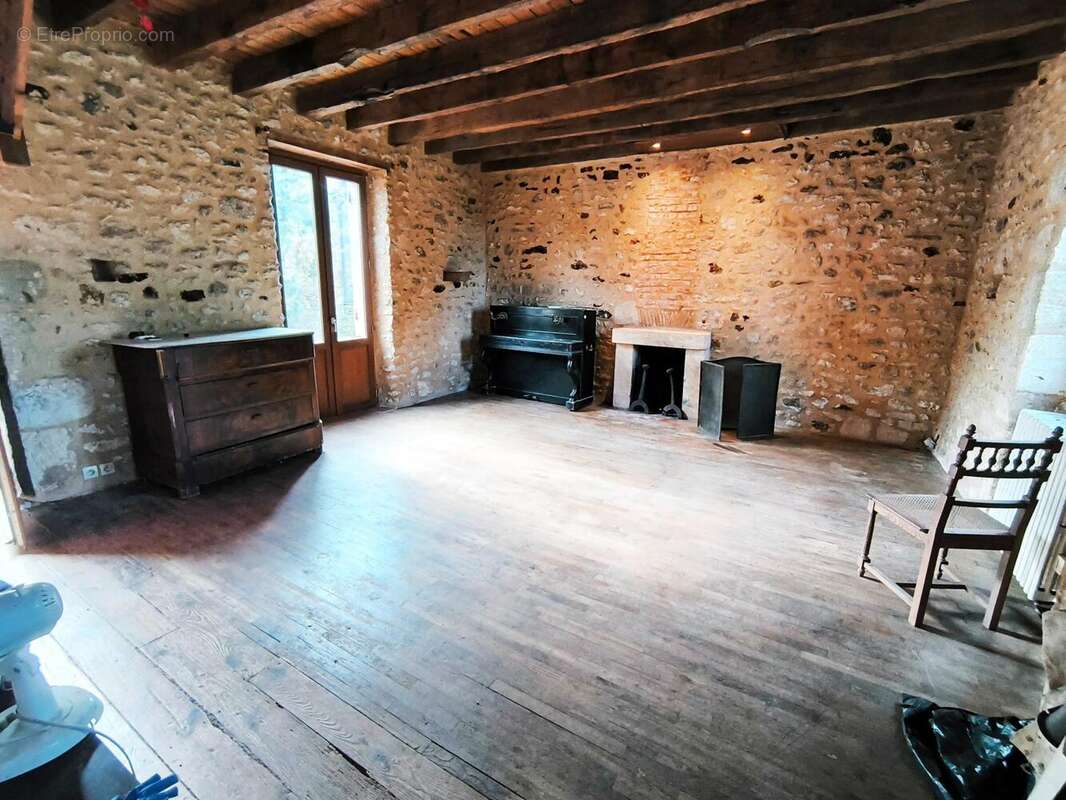 Maison 111 m² à Mauzens-Et-Miremont  - photo 4