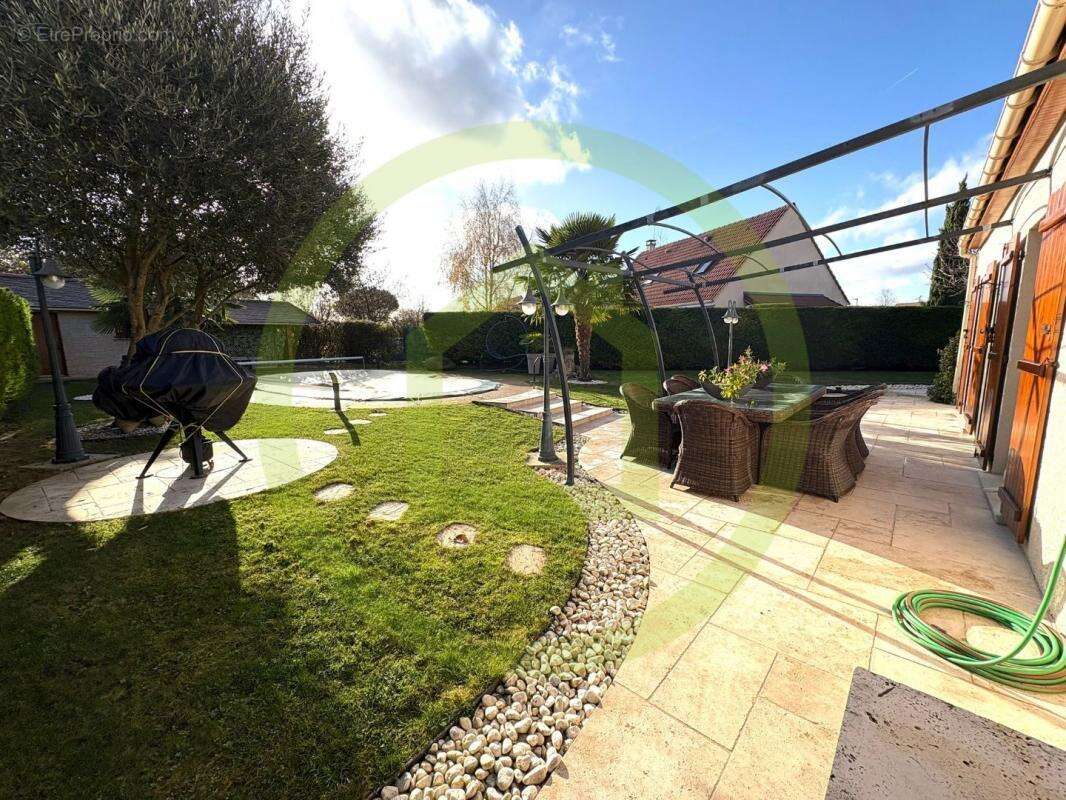 Maison à LA FERTE-ALAIS