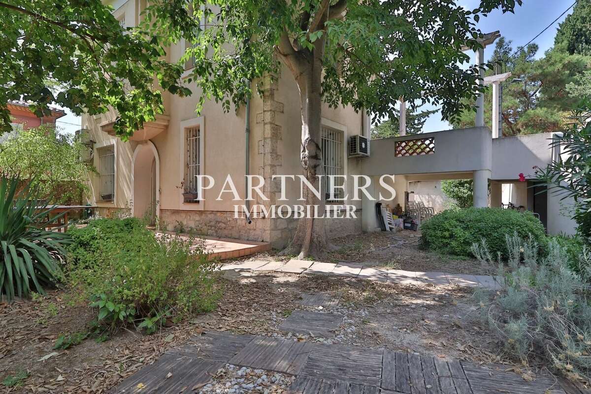 Maison à Aix-En-Provence  - photo 3