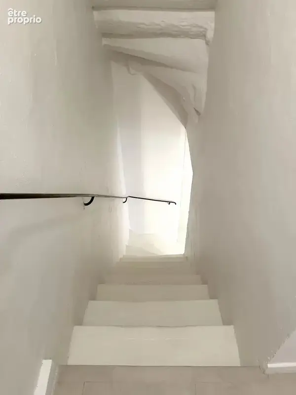 Maison rénovée de 3 chambres à Arles - photo 5
