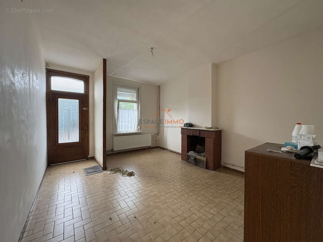 TRITH SAINT LEGER, maison d' environ 107m2, 3 chambres, jardin et cave. - photo 3