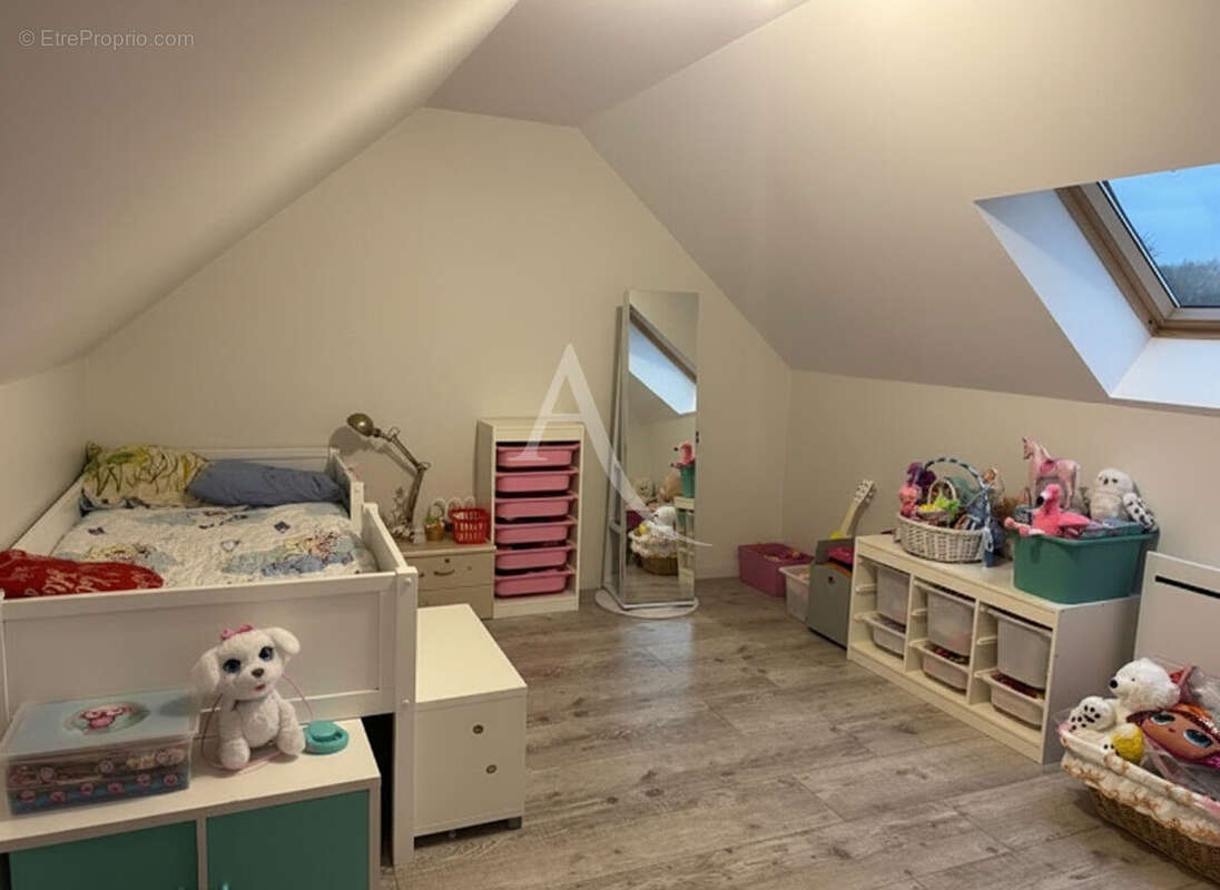 Maison 5 chambres sur terrain de 1830 m² - photo 3