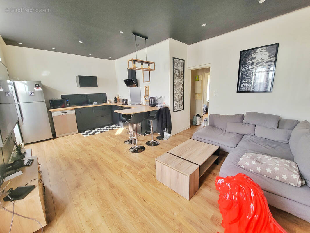 Appartement à PIERRE-BENITE