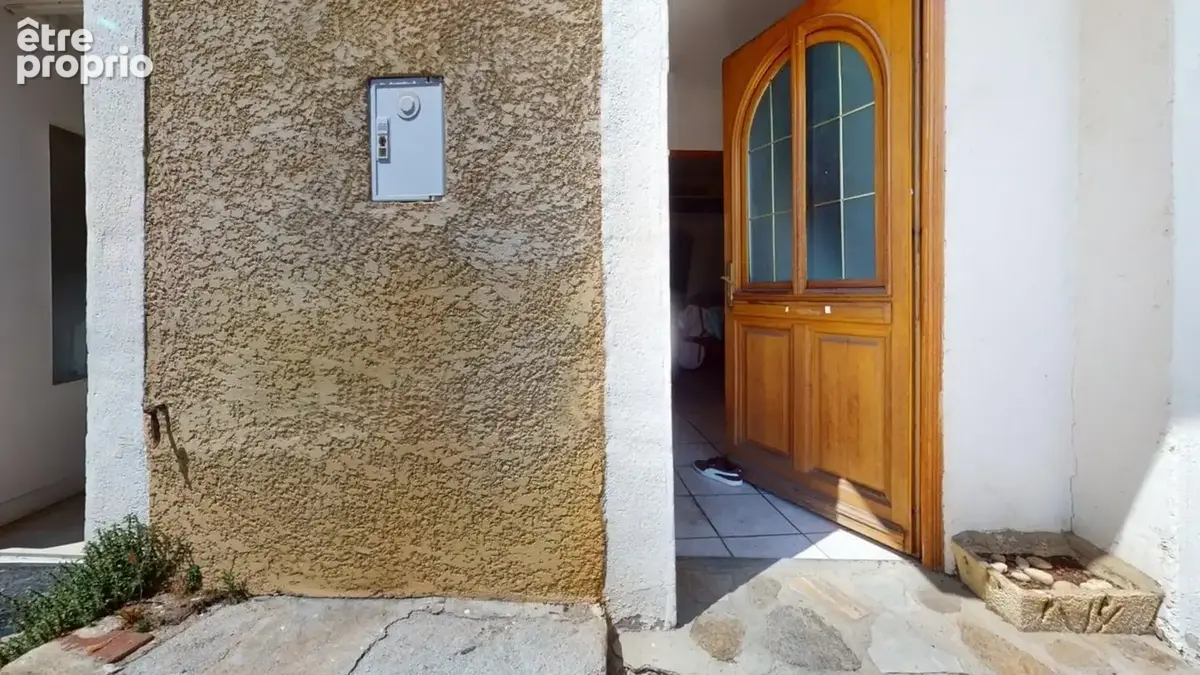 Ensemble de deux logements  SAINT MARTIN LA PLAINE (42) centre village - photo 6