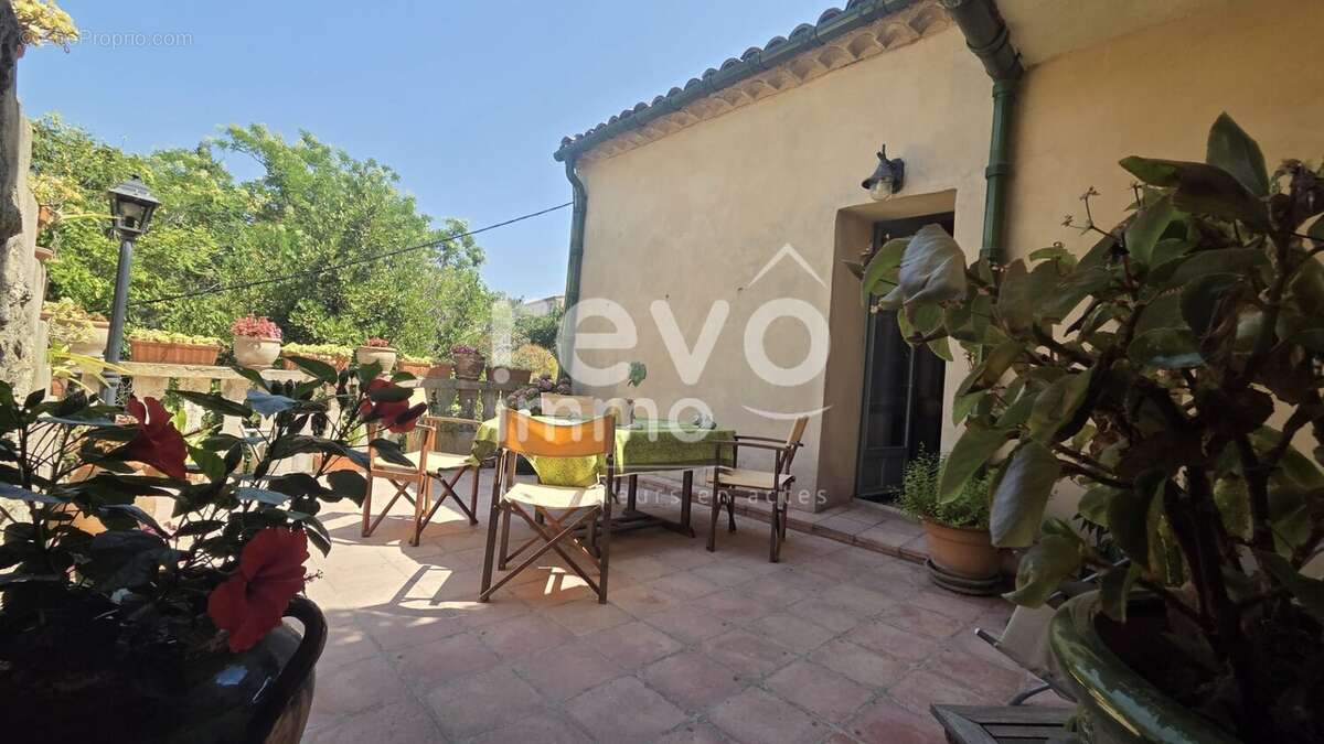 ST PARGOIRE: Belle vigneronne 177 m² hab. en parfait état avec 2 terrasses et grand garage - photo 18