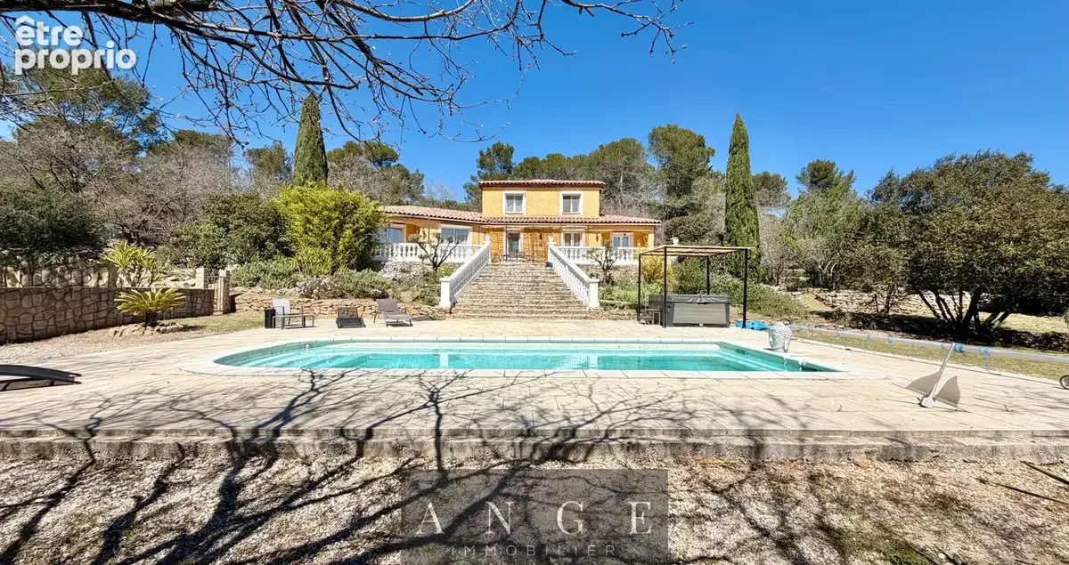 Maison à LA ROQUEBRUSSANNE