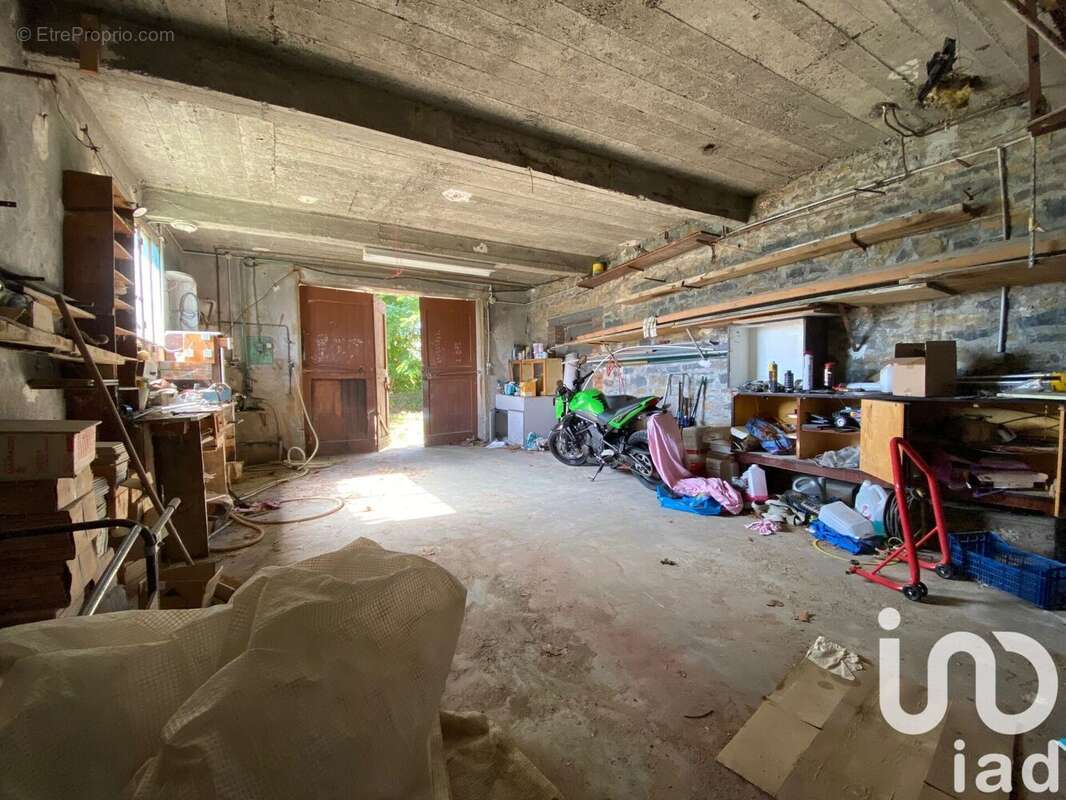 Photo 2 - Maison à SAINT-JULIEN-LES-ROSIERS