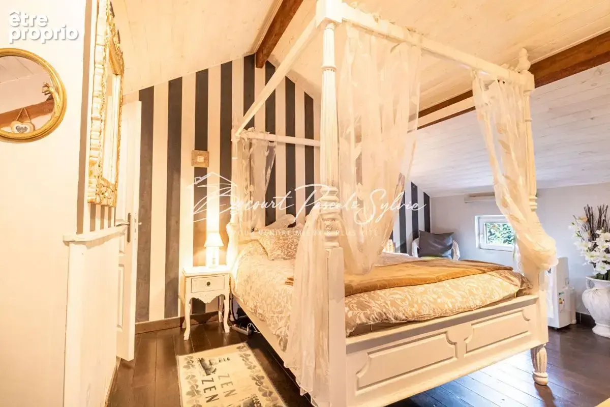 Investissement touristique idéal - Maison rénovée avec étang proche Puy du Fou - photo 12