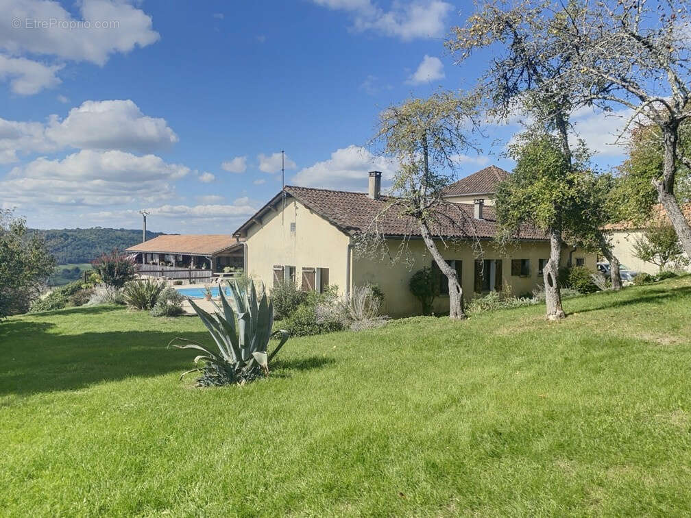 Maison à GRUN-BORDAS