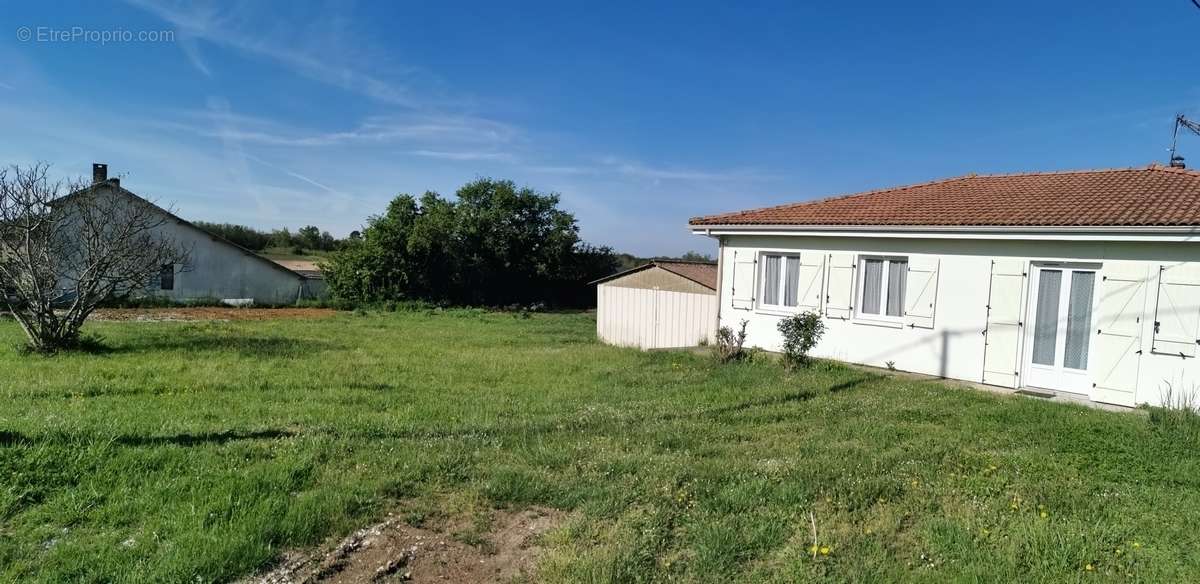 FRONTENAC – Maison 100m² 5ch sur jardin clos +1200m²  - photo 10