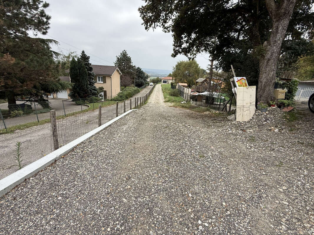 Terrain à POMMIER-DE-BEAUREPAIRE
