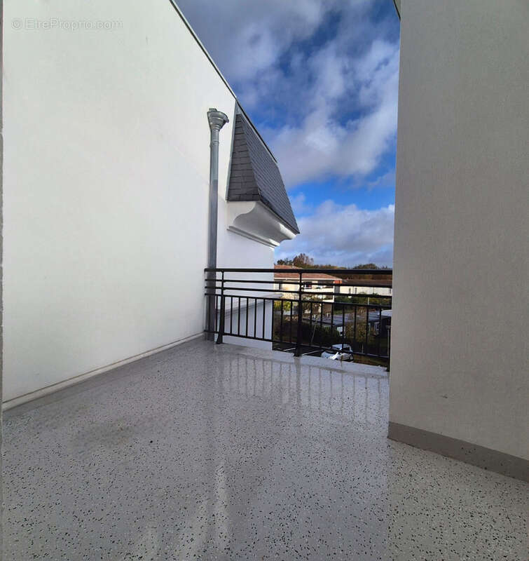 Appartement à VILLENAVE-D&#039;ORNON