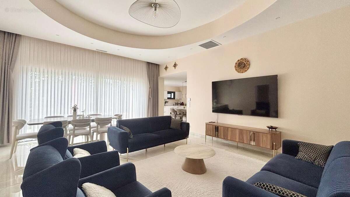 Maison 187 m² à Pompignac  - photo 8