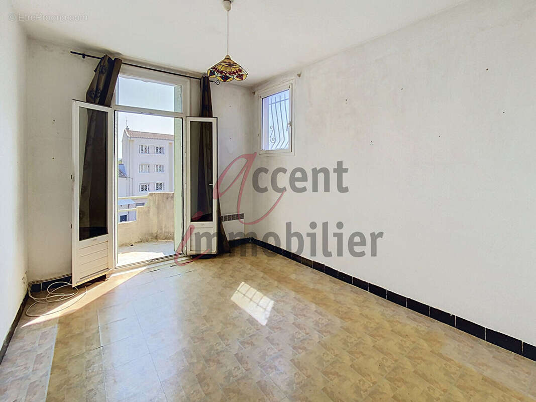 A vendre en exclusivité appartement T3 de 64m² au dernier étage d'une résidence en centre ville de Cavaillon - photo 5
