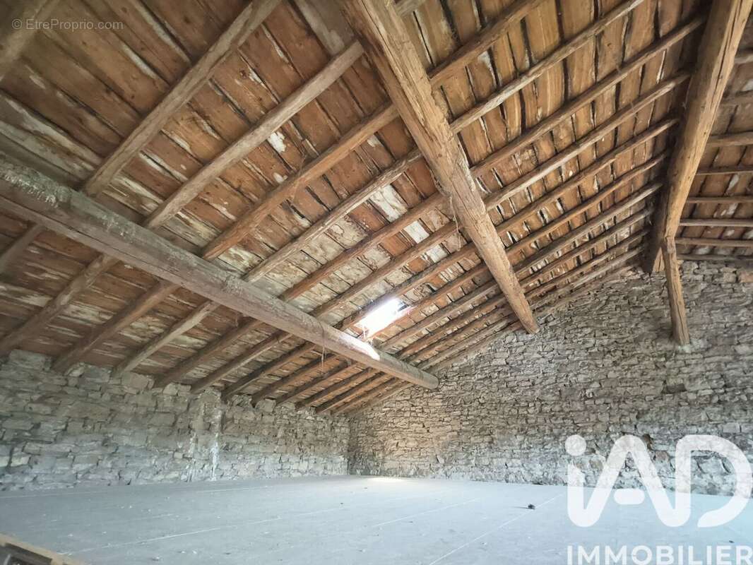 Photo 3 - Appartement à ALBIGNY-SUR-SAONE