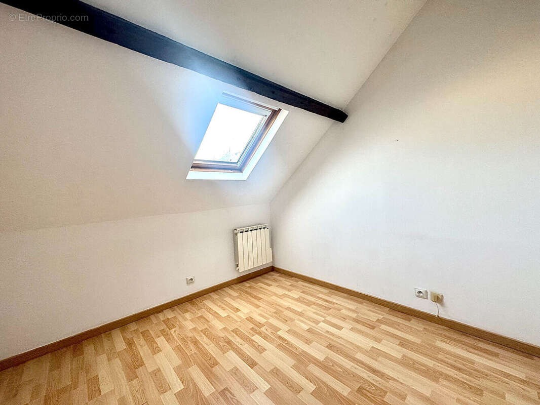 Appartement f3 à vendre plein centre de verneuil sur avre. - photo 6