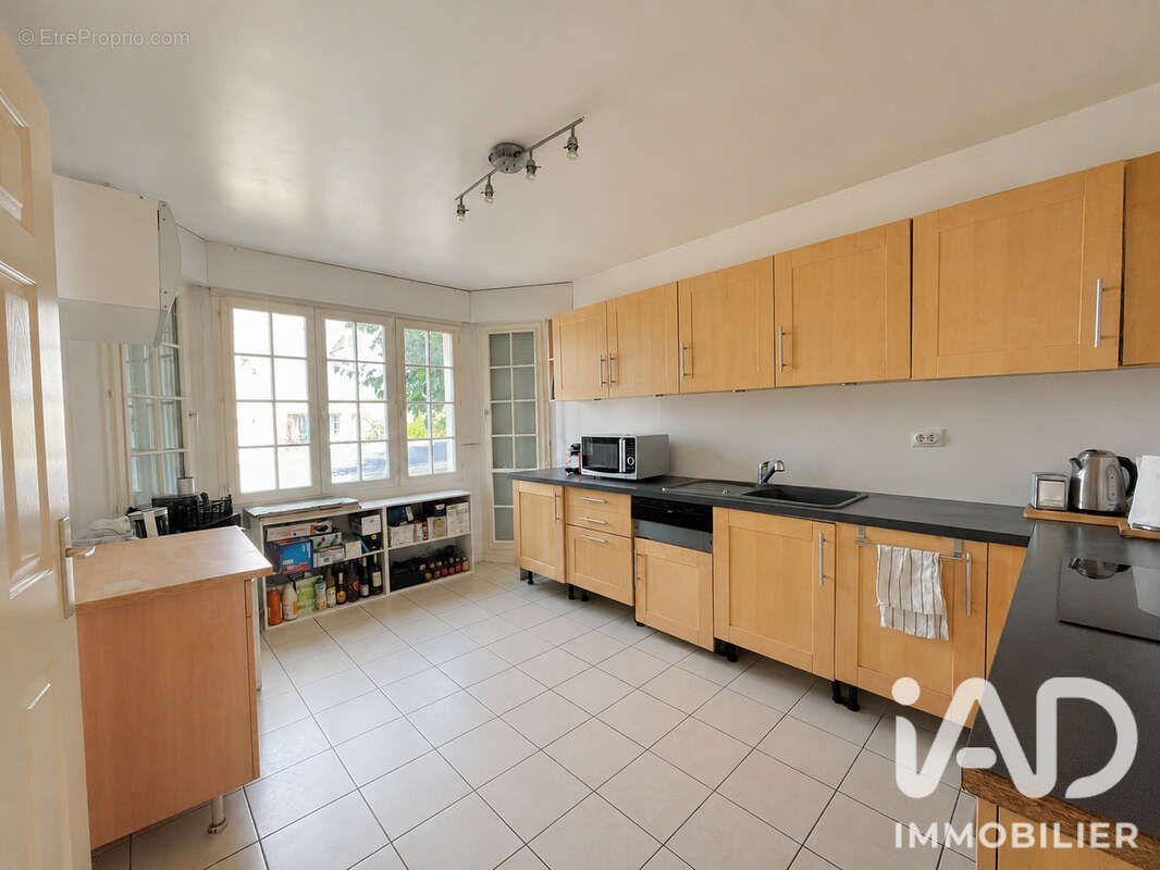 Maison 171 m² à Perigny  - photo 5