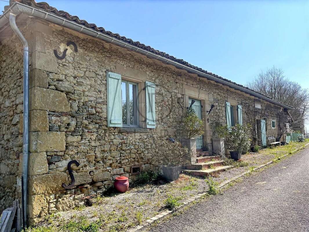 Maison à CAZAC