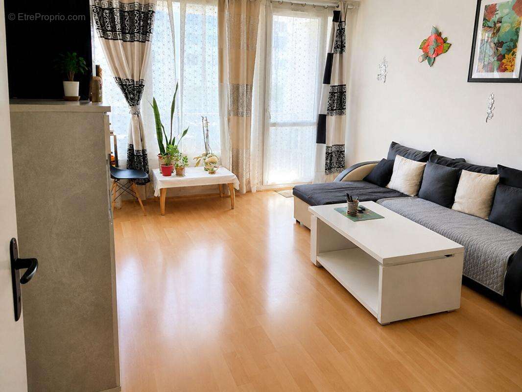 Appartement Villeneuve Saint Georges 3 pièces de 66 m2 + une cave en rez-de-chaussée - photo 4