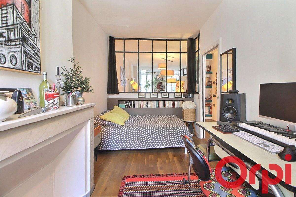 Appartement à MARSEILLE-1E