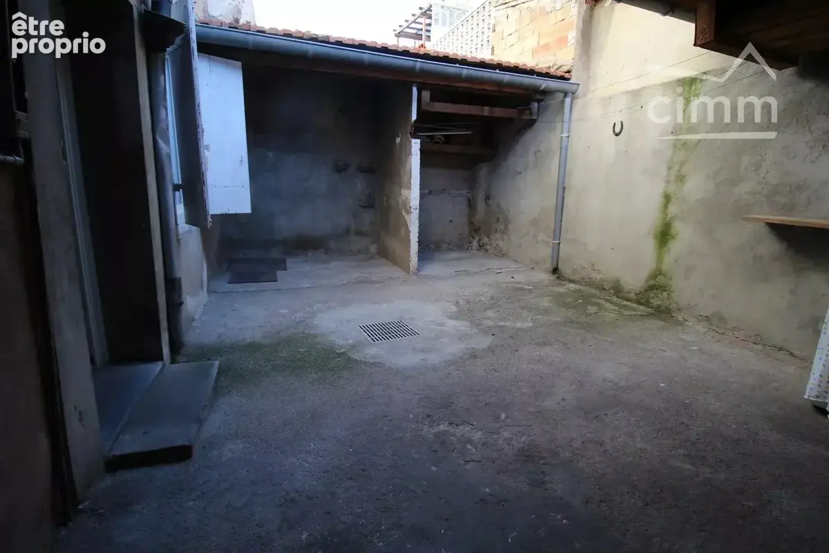 A vendre maison de village avec une cour - photo 14