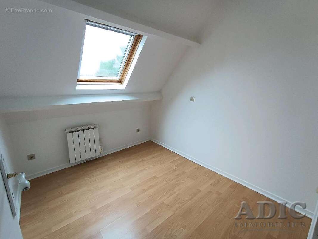 Maison à ERMENONVILLE