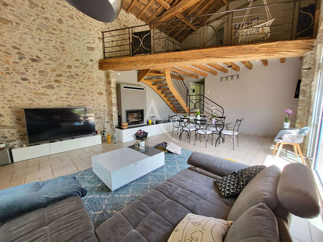 Maison à LE POIRE-SUR-VIE