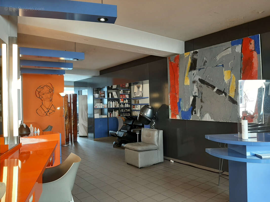 Commerce à VAISON-LA-ROMAINE