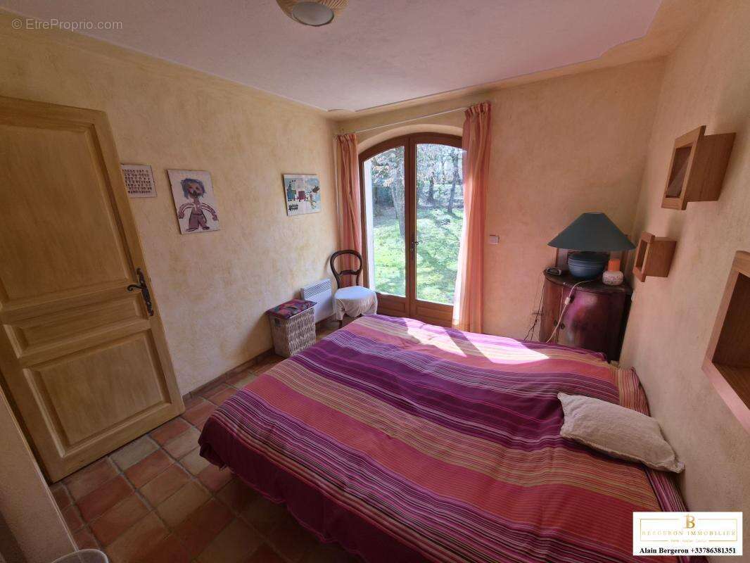 Maison à SAINT-CEZAIRE-SUR-SIAGNE