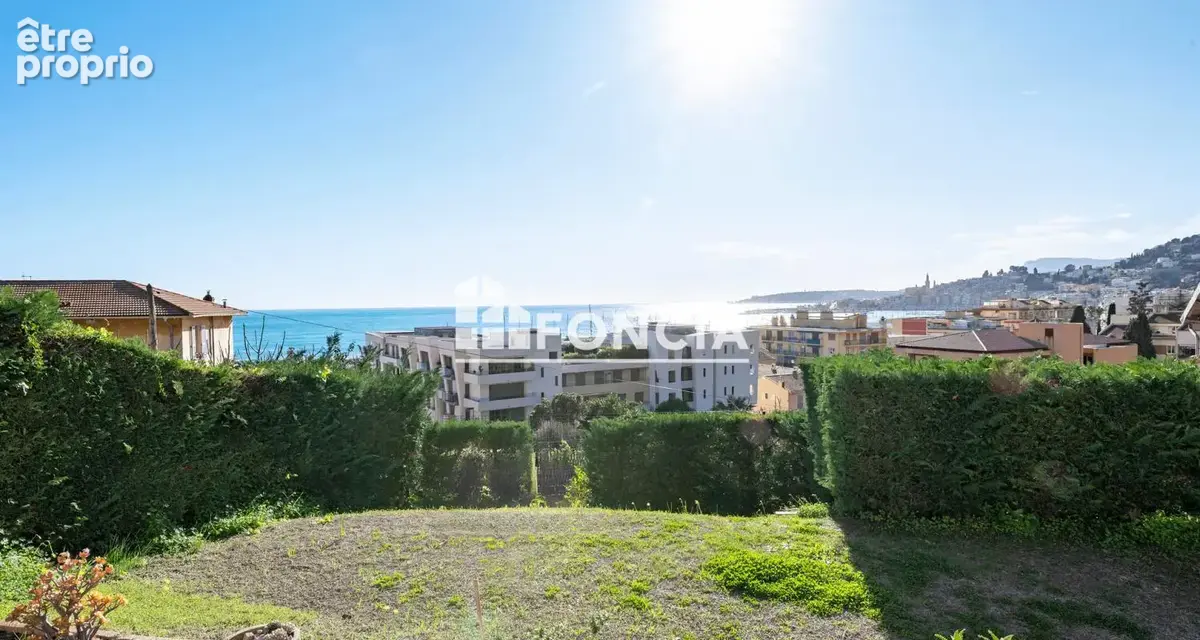 Menton garavan, 4 pieces avec terrasse et jardin vue mer, dans residence au calme avec piscine, vendu avec garage et cave - photo 2