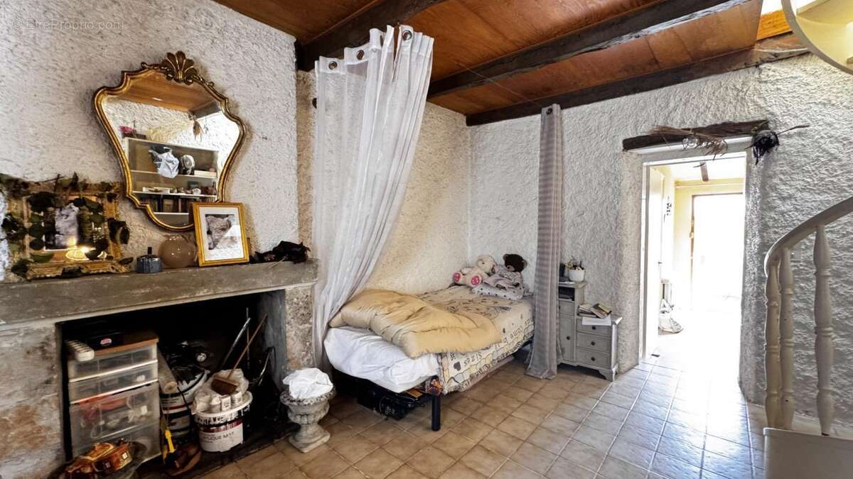 Maison à LIMOGNE-EN-QUERCY