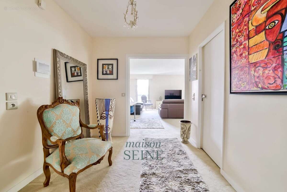 Appartement à NEUILLY-SUR-SEINE