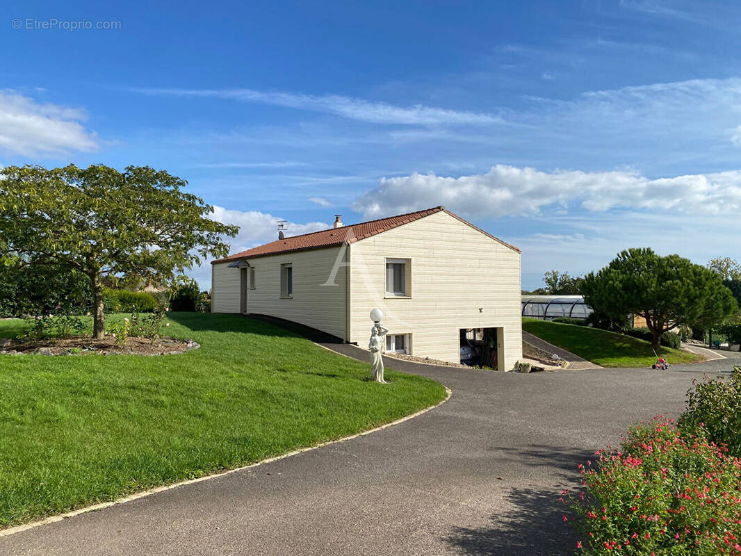Maison à LONGEVILLE-SUR-MER