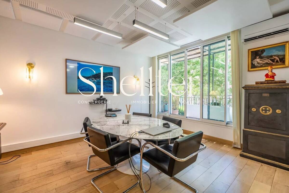 Commerce à SAINT-TROPEZ