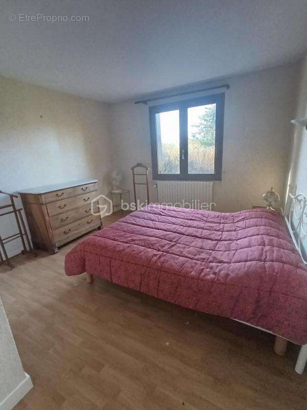 Maison à CHARNECLES