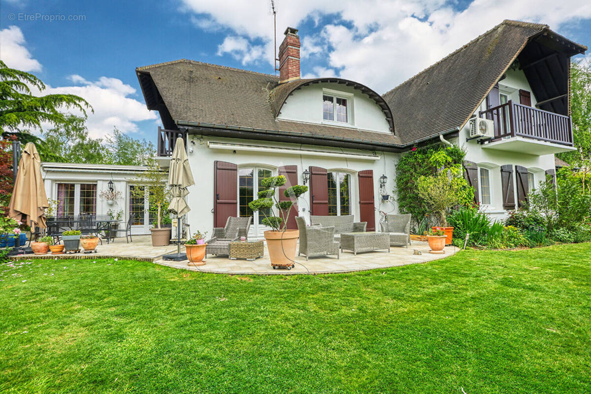 Maison à SAINT-ETIENNE-DU-ROUVRAY