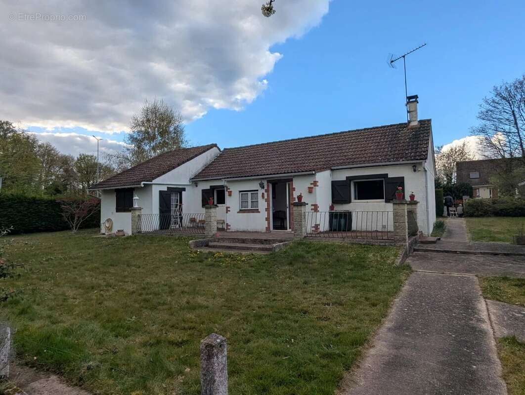 Maison à COURTENAY