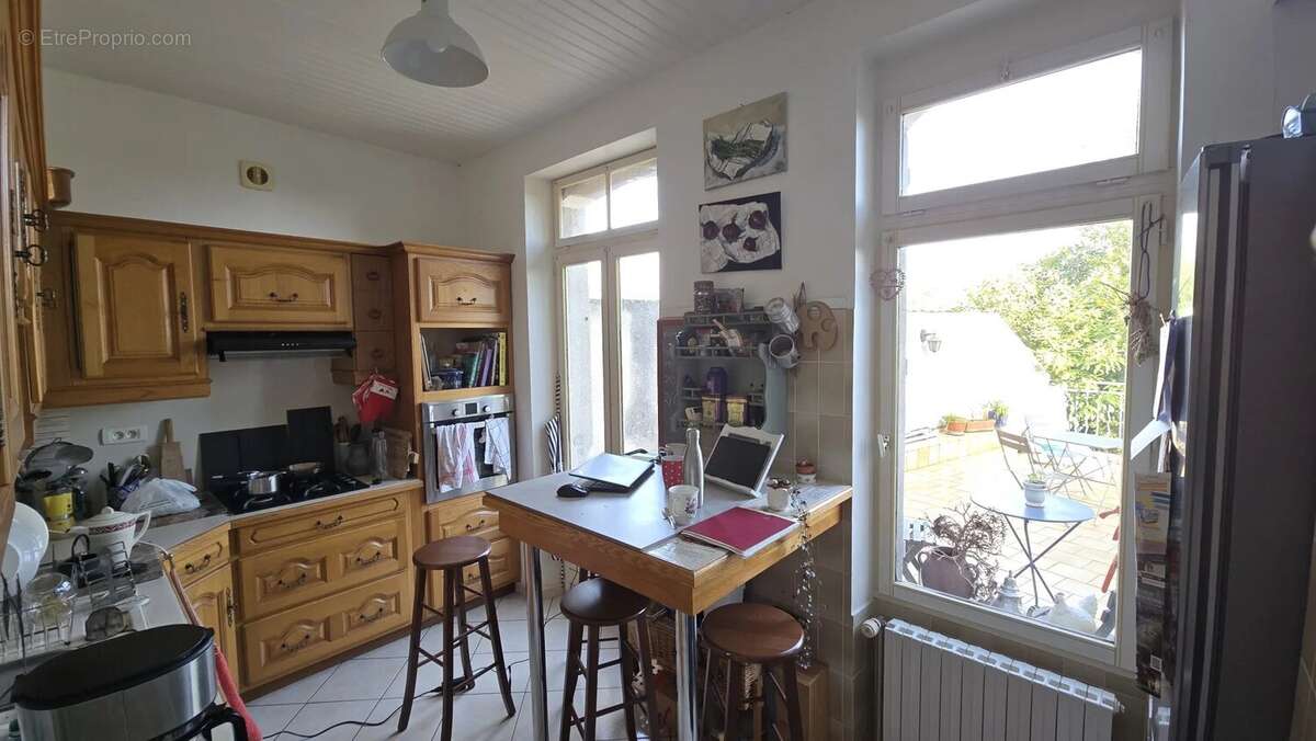 Maison à VENEUX-LES-SABLONS