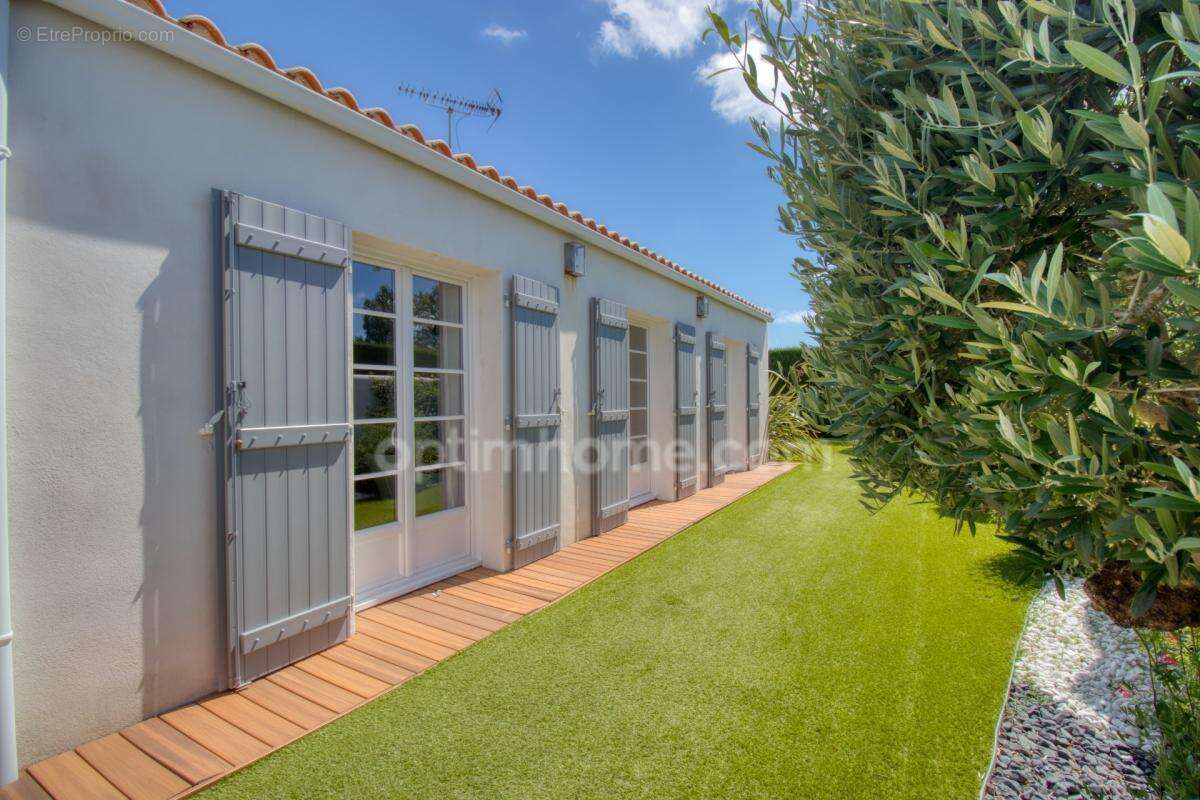 Villa de plain-pied, 174 m², 4 Chambres.Piscine chauffée, Le Château-d'Oléron (17) - photo 8