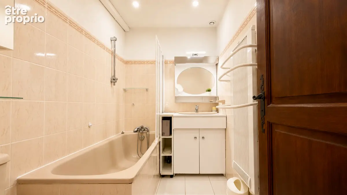 A vendre appartement 4 pieces de 75 m2, 3 chambres dans residence avec piscine - photo 15
