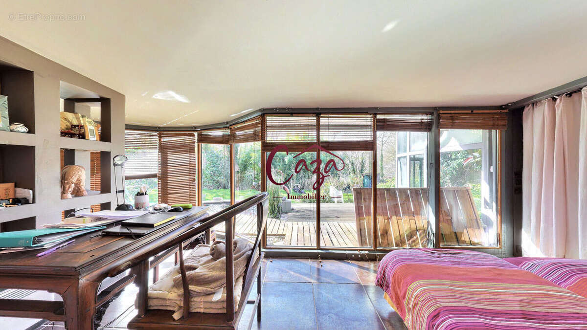 Maison à FARGUES-SAINT-HILAIRE