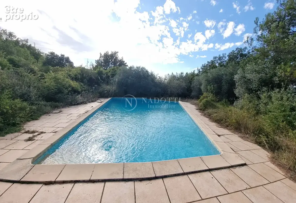 Lourmarin Villa 135m2 sur 5045 m2 terrain avec piscine - photo 3