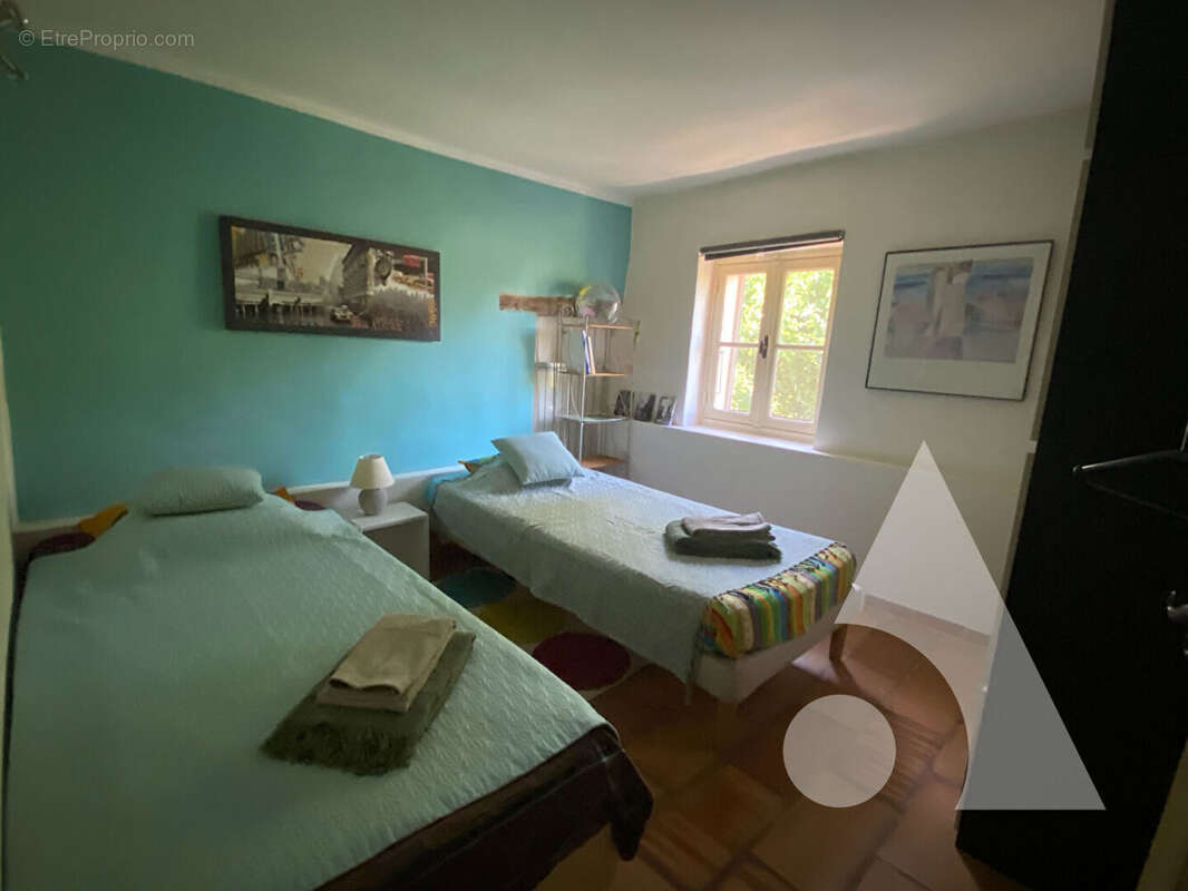 Maison à ENTRECASTEAUX