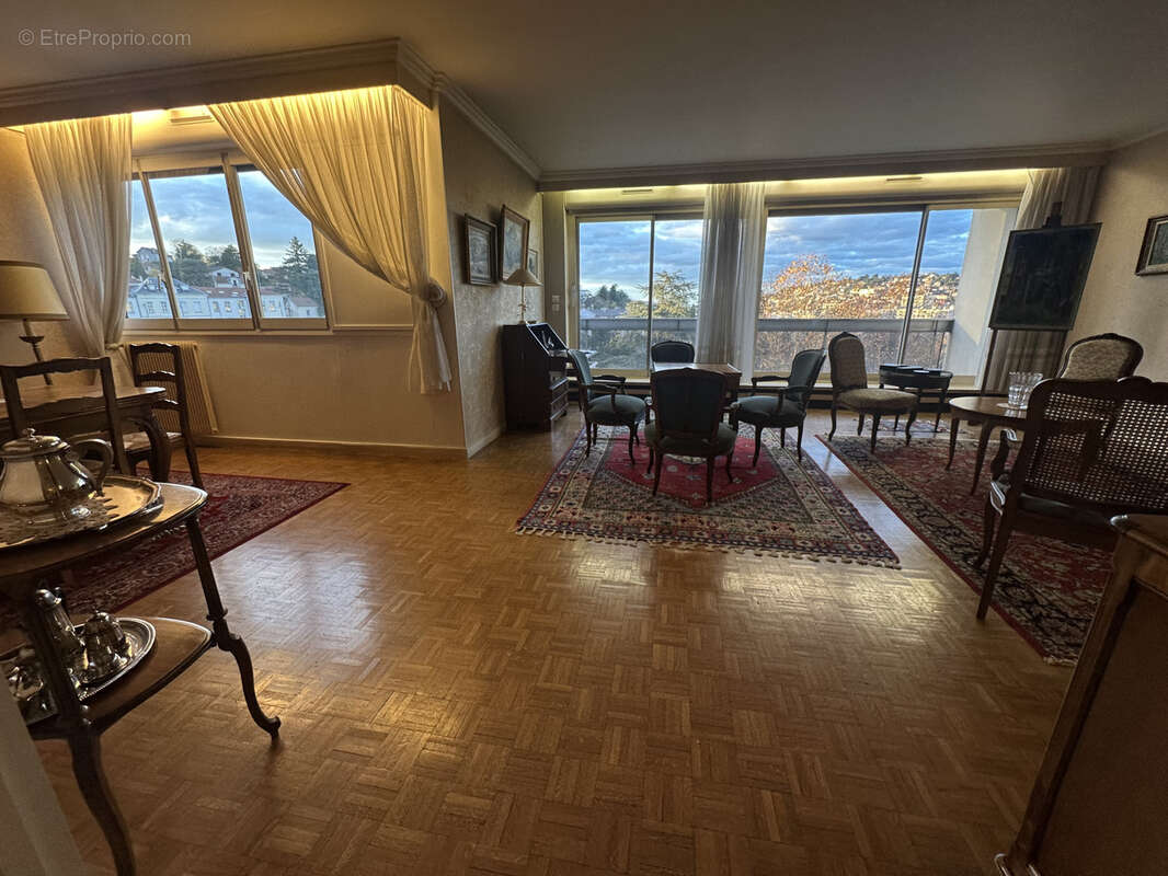 Appartement à SAINT-ETIENNE