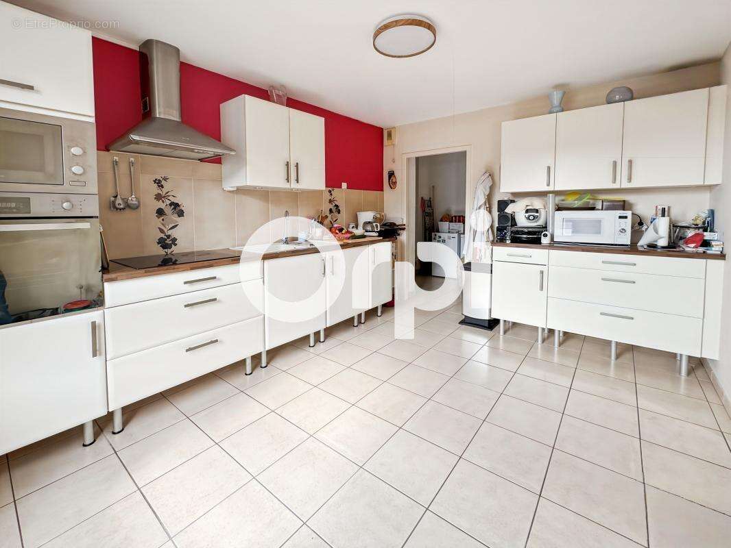 Appartement dernier étage, ascenseur, 2 chambres, balcon, cave et garage à Dunkerque centre (59140) - photo 5