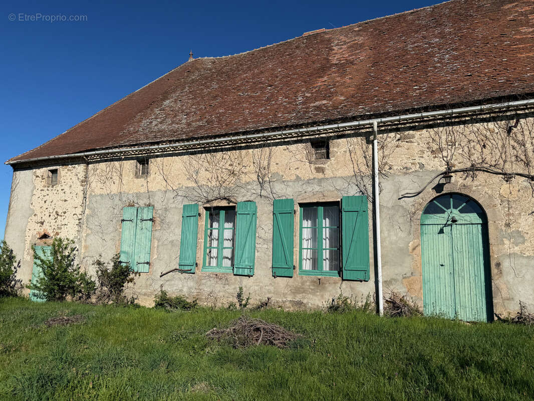 Maison à ARS-LES-FAVETS